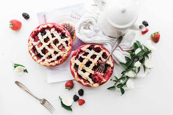Quelles astuces pour réussir une tarte aux fruits rouges avec une pâte sablée maison?